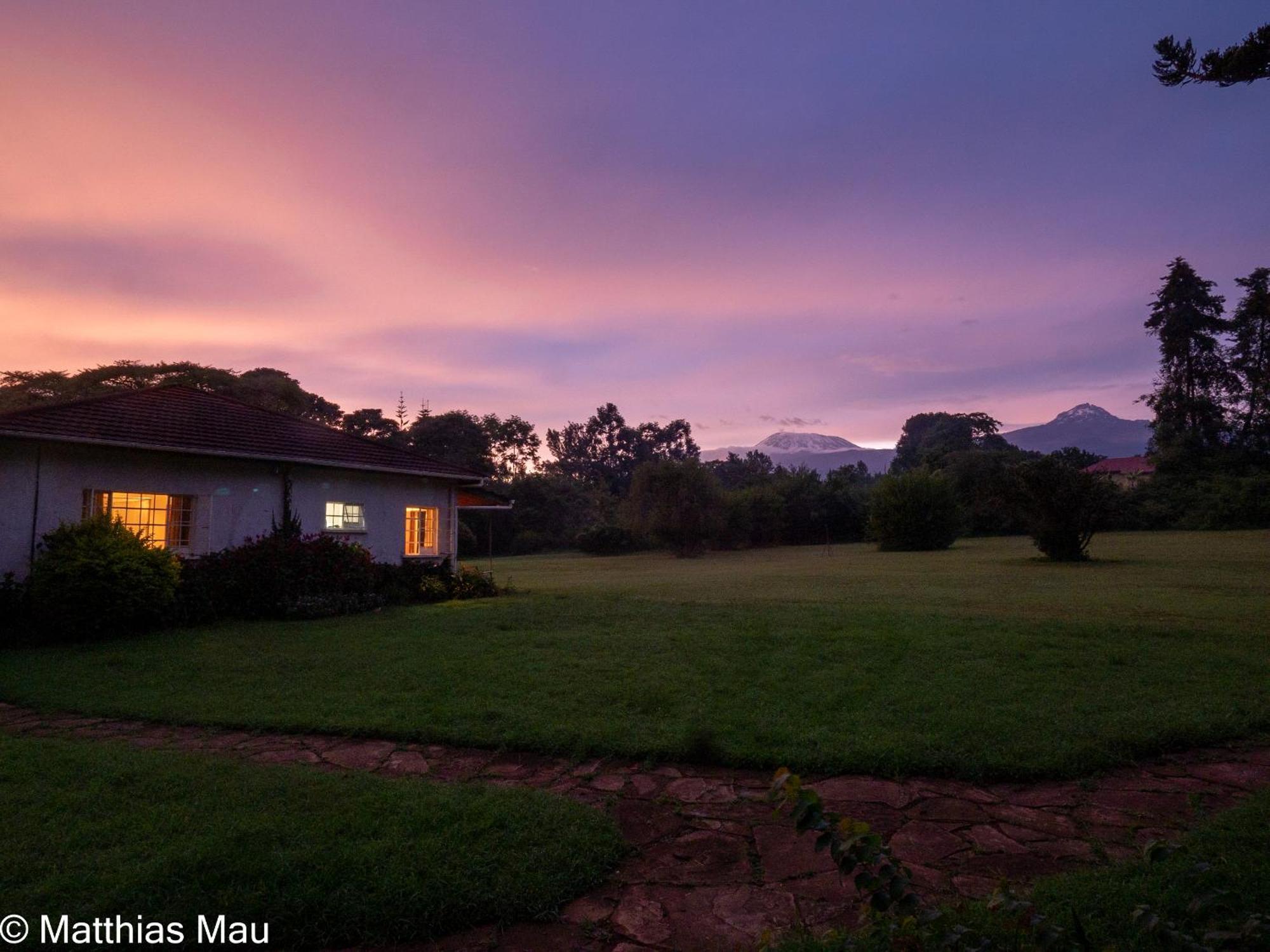 Marangu Hotel ภายนอก รูปภาพ